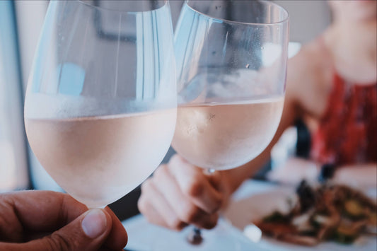11 Best Non-Alcoholic Rosé Wines to Drink in 2022